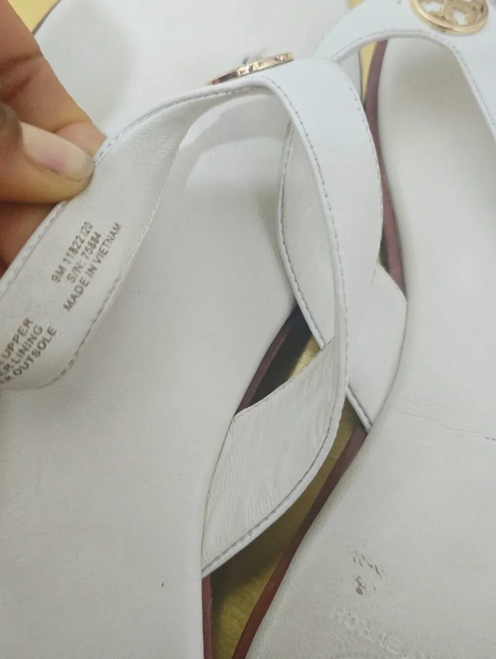 Tory Burch Benton Sandals White Leather Signature Gold-tone Medallion Sz 9M